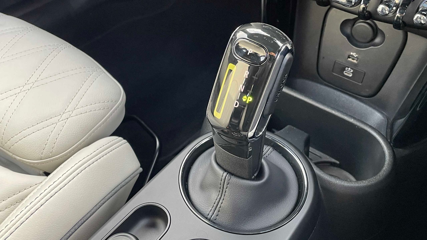 Used MINI Hatch 2022 for sale - 76401402: Photo 8