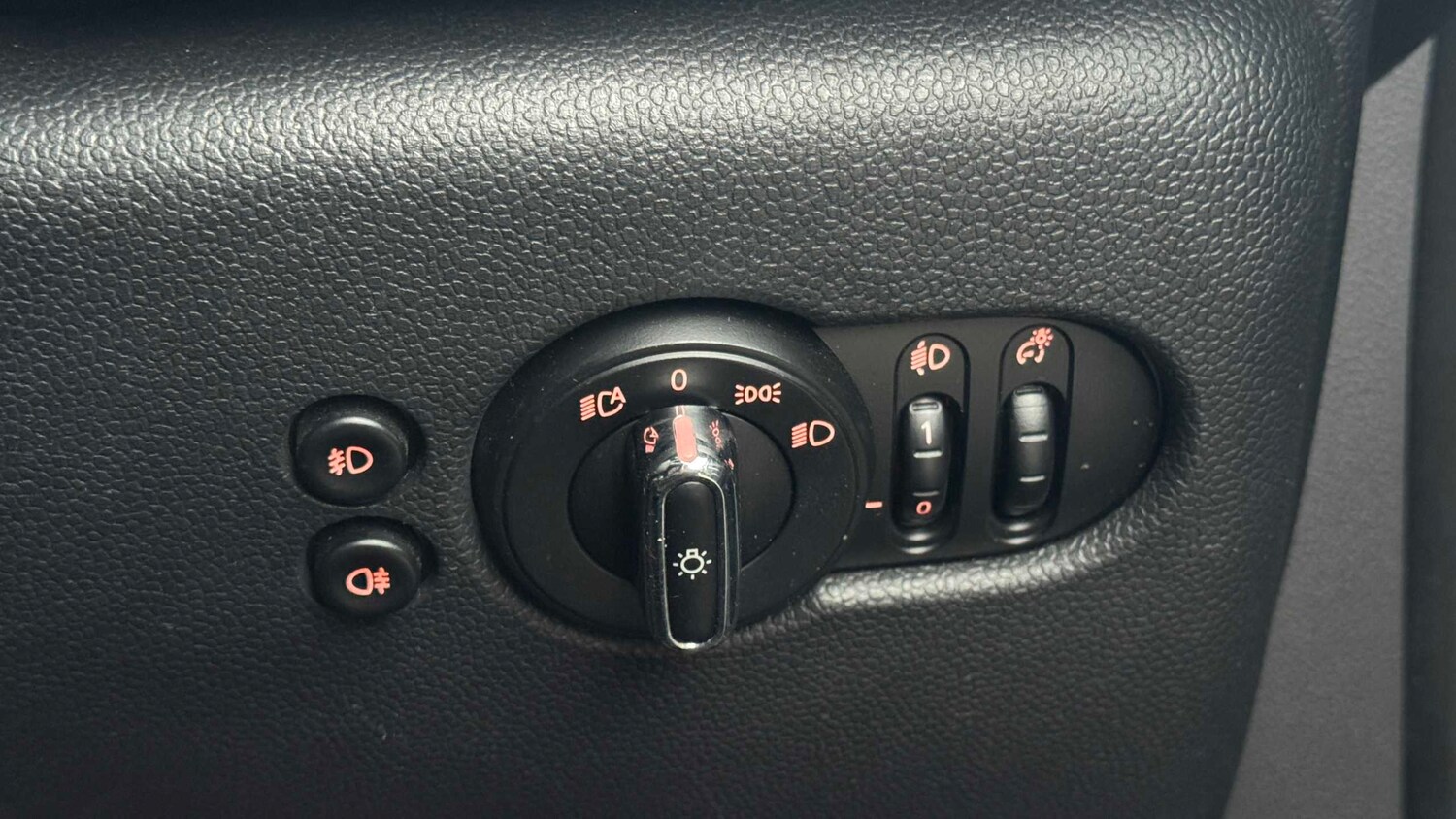 Used MINI Convertible 2019 for sale - 77429108: Photo 29