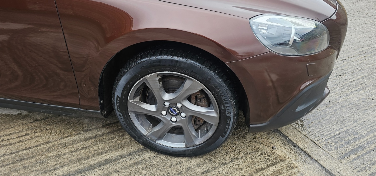 Used Volvo V40 2015 for sale - 77790080: Photo 10