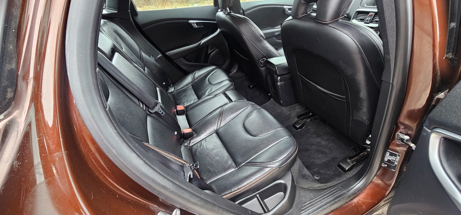 Used Volvo V40 2015 for sale - 77790080: Photo 11