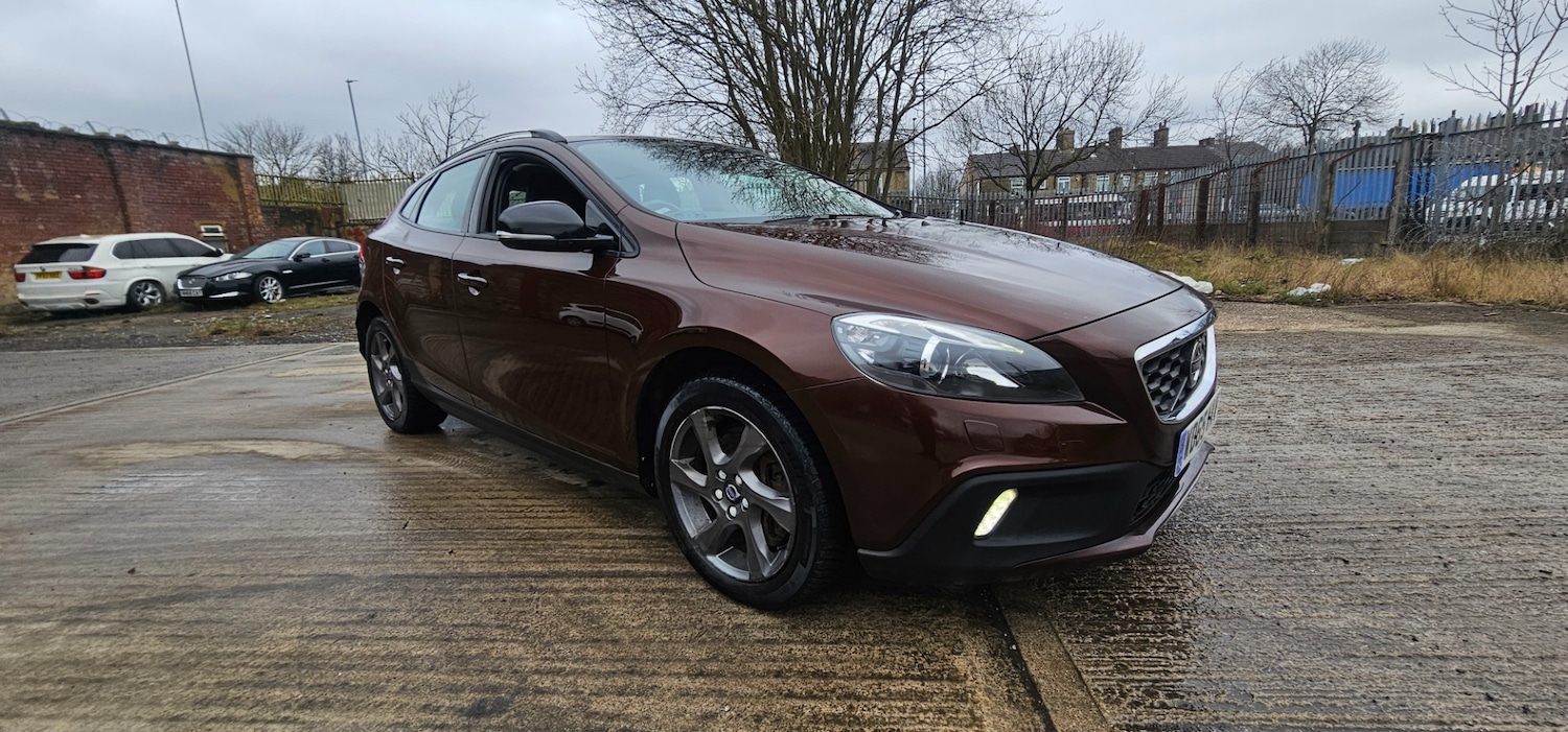 Used Volvo V40 2015 for sale - 77790080: Photo 17