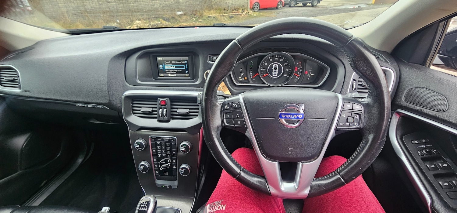 Used Volvo V40 2015 for sale - 77790080: Photo 19