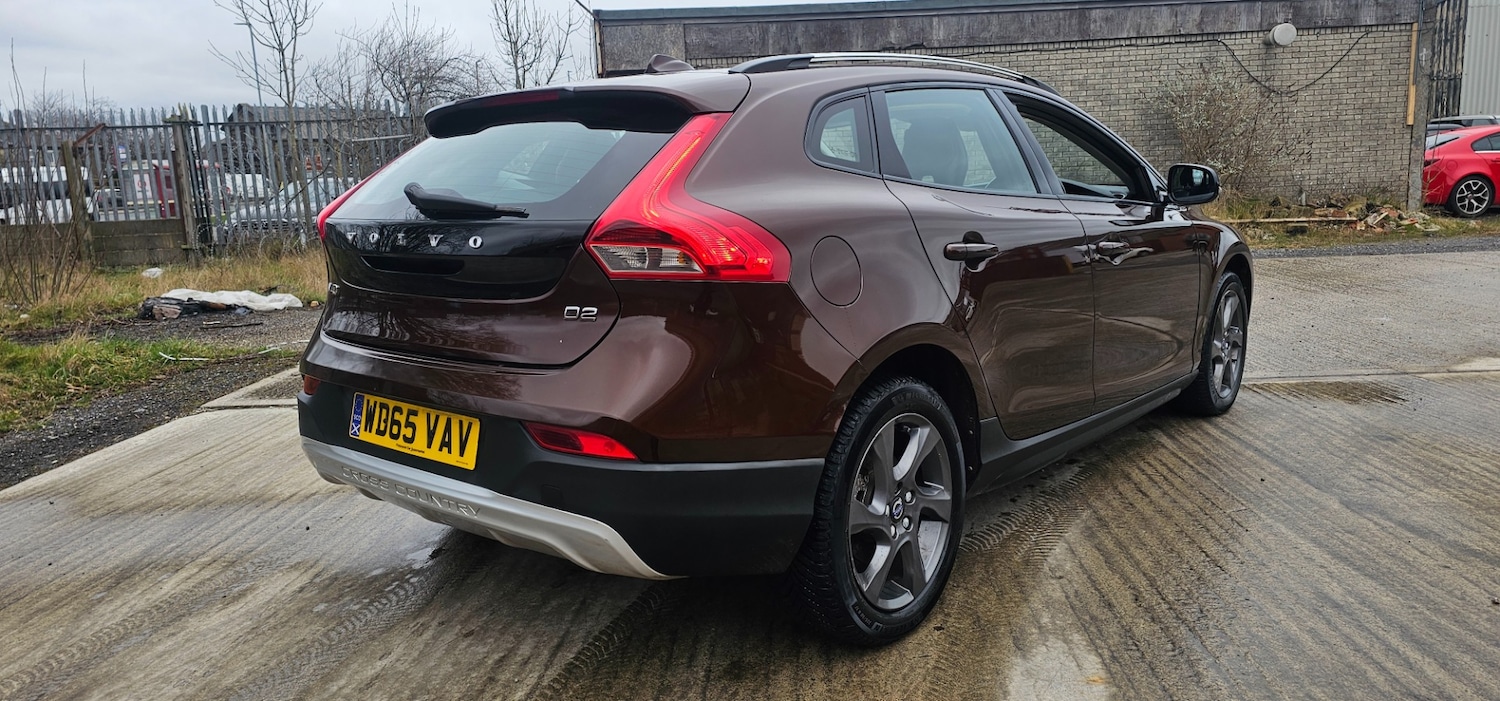Used Volvo V40 2015 for sale - 77790080: Photo 3
