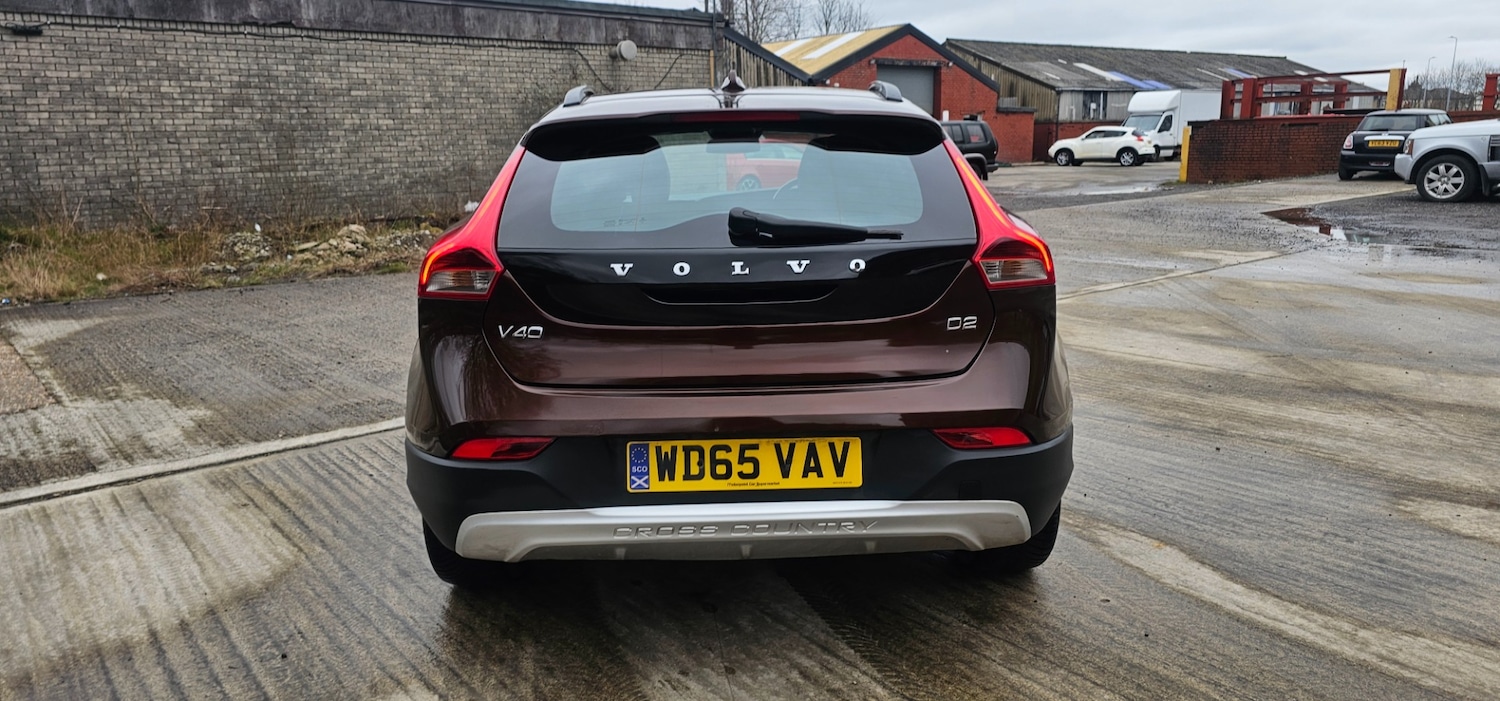 Used Volvo V40 2015 for sale - 77790080: Photo 4