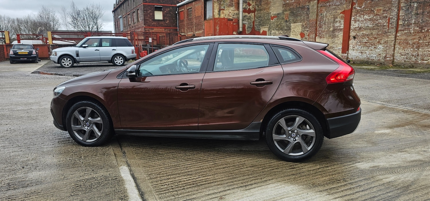 Used Volvo V40 2015 for sale - 77790080: Photo 6