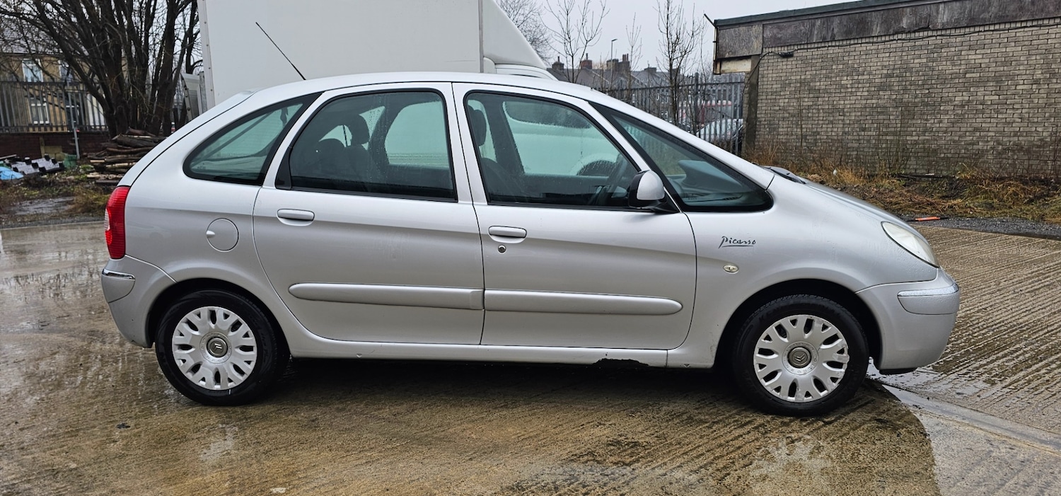 Used Citroen Xsara Picasso 2010 for sale - 77313870: Photo 2