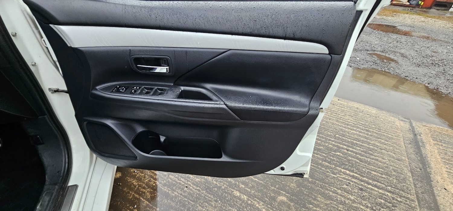 Used Mitsubishi Outlander 2015 for sale - 77283889: Photo 20