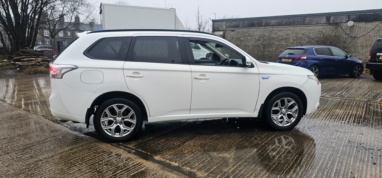 Used Mitsubishi Outlander 2015 for sale - 77283889: Photo 3