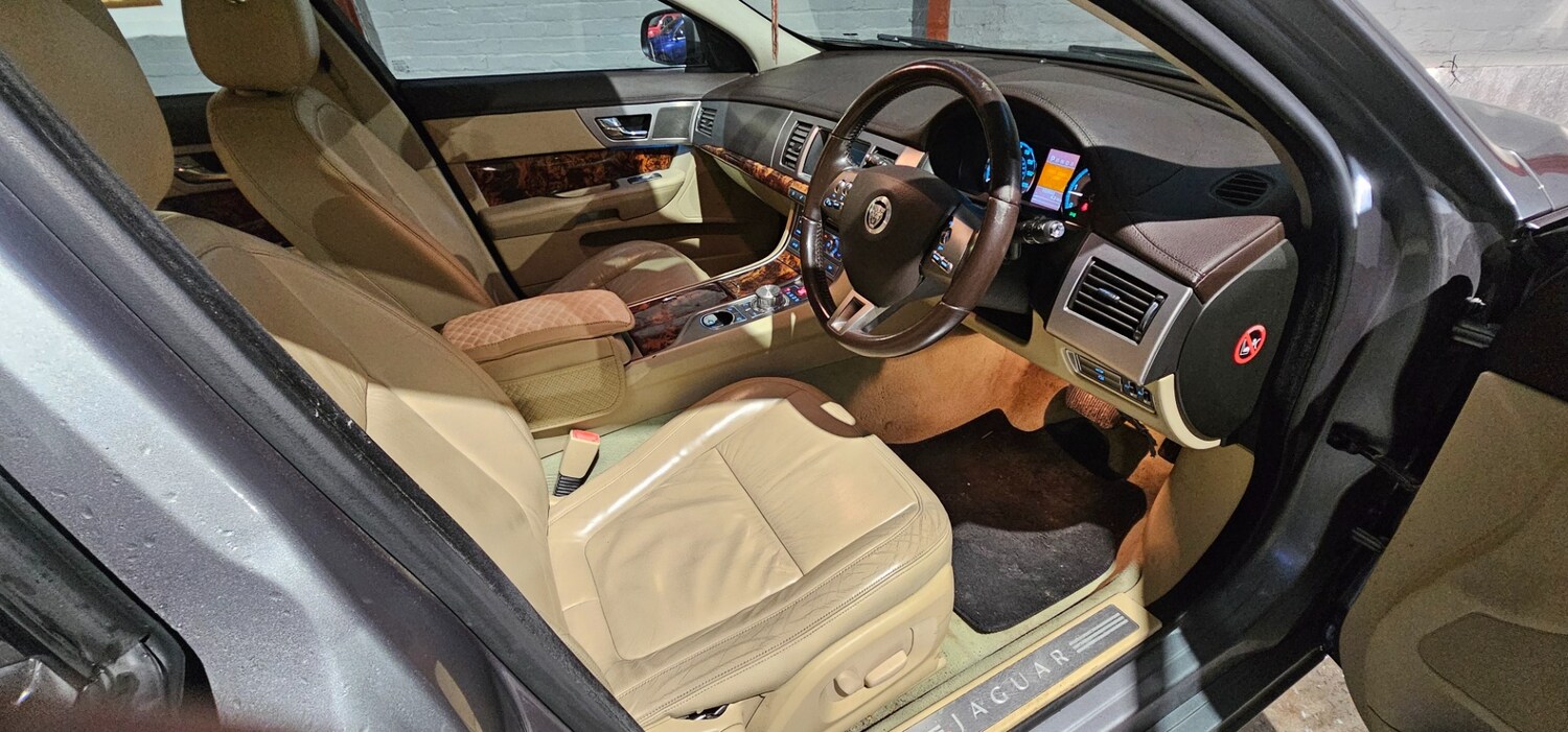 Used Jaguar XF 2010 for sale - 77357670: Photo 11