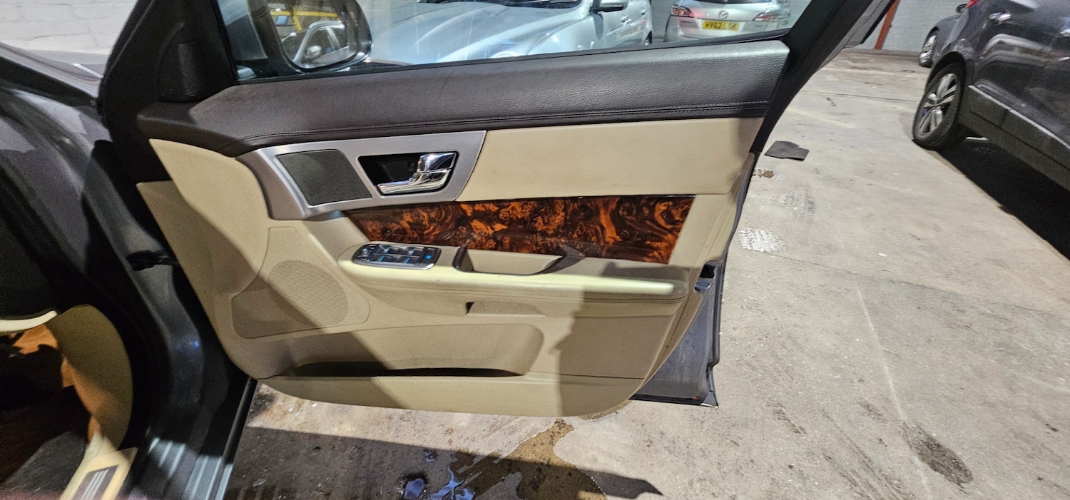 Used Jaguar XF 2010 for sale - 77357670: Photo 12