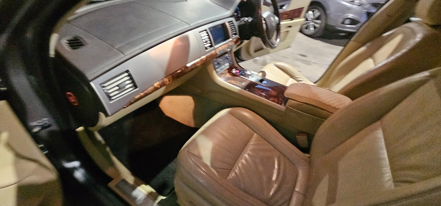 Used Jaguar XF 2010 for sale - 77357670: Photo 14