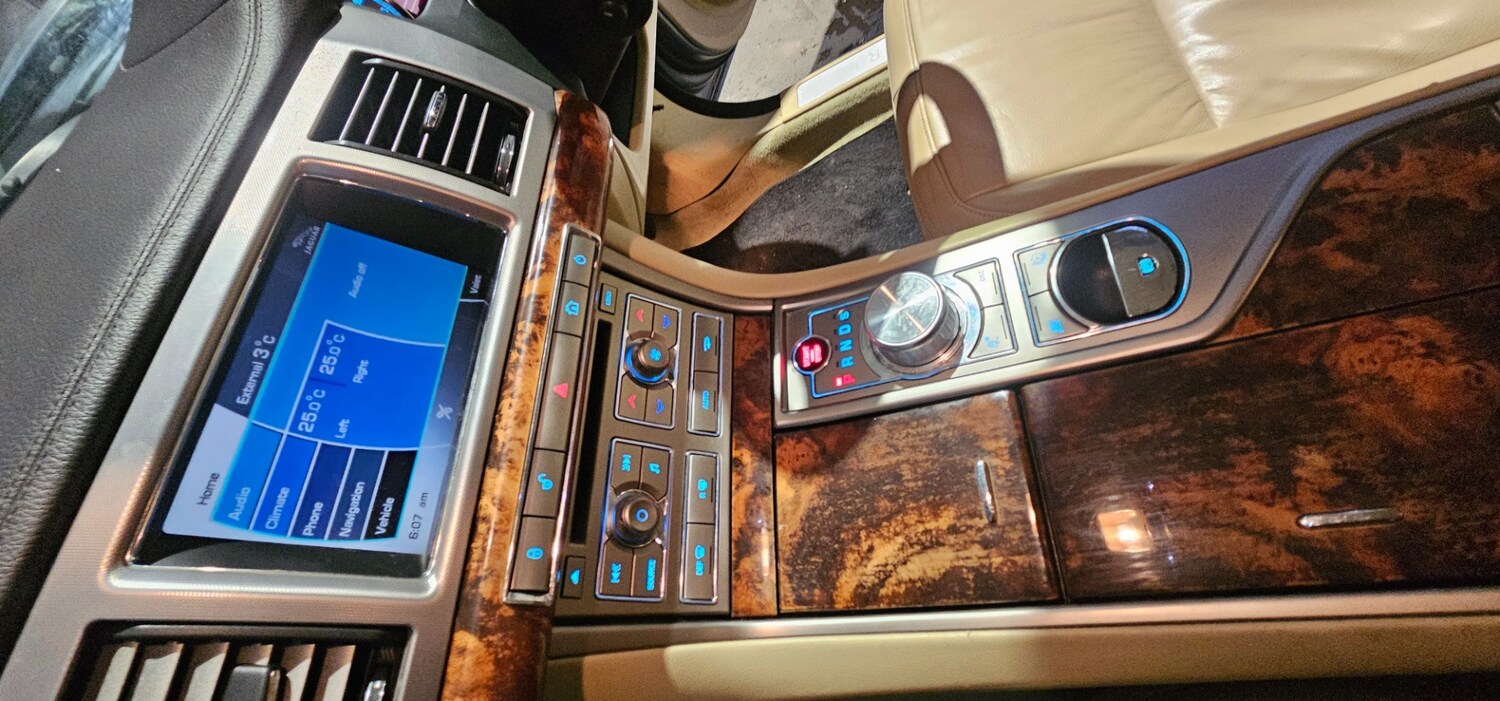 Used Jaguar XF 2010 for sale - 77357670: Photo 16