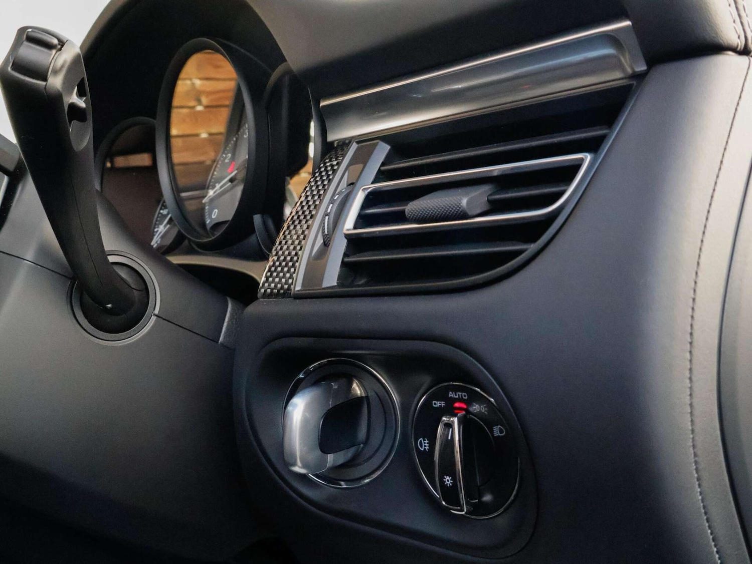 Used Porsche Macan 2024 for sale - 76797241: Photo 30