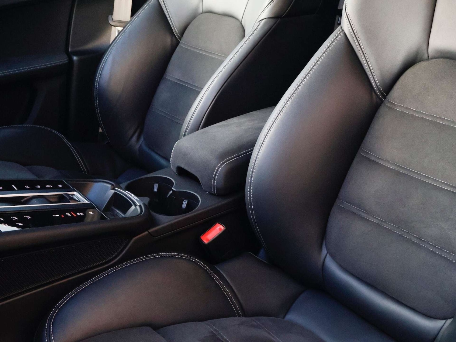 Used Porsche Macan 2024 for sale - 76797241: Photo 42