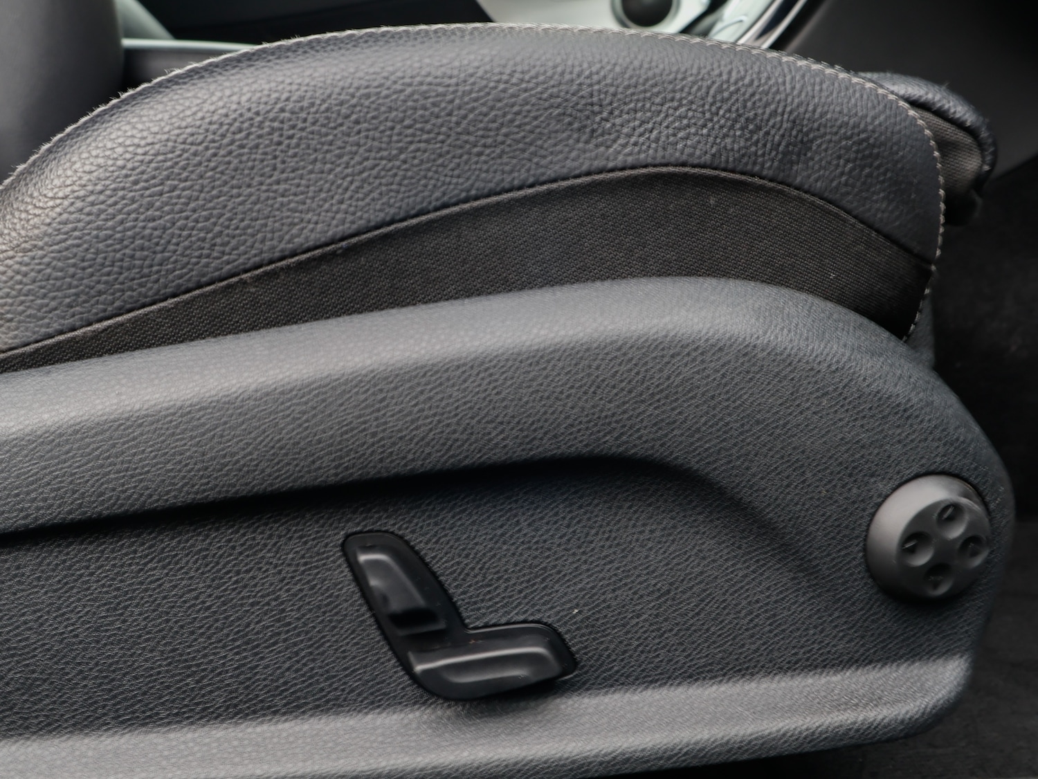 Used Mercedes-Benz C Class 2017 for sale - 76490848: Photo 34