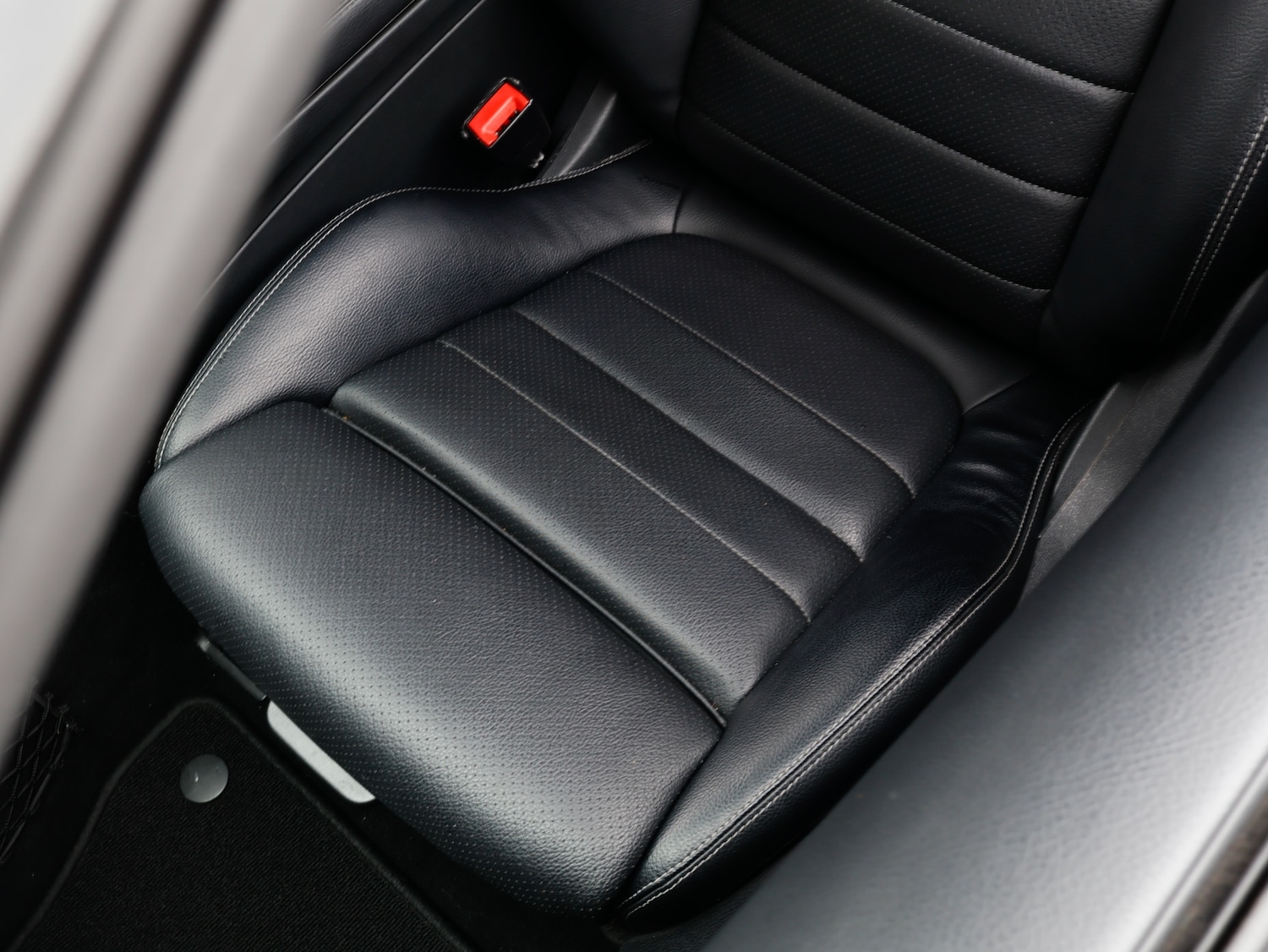 Used Mercedes-Benz C Class 2017 for sale - 76490848: Photo 37