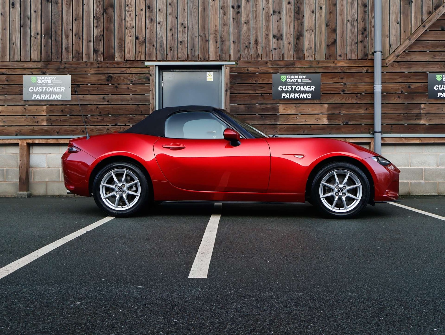 Used Mazda MX-5 2017 for sale - 76957019: Photo 9