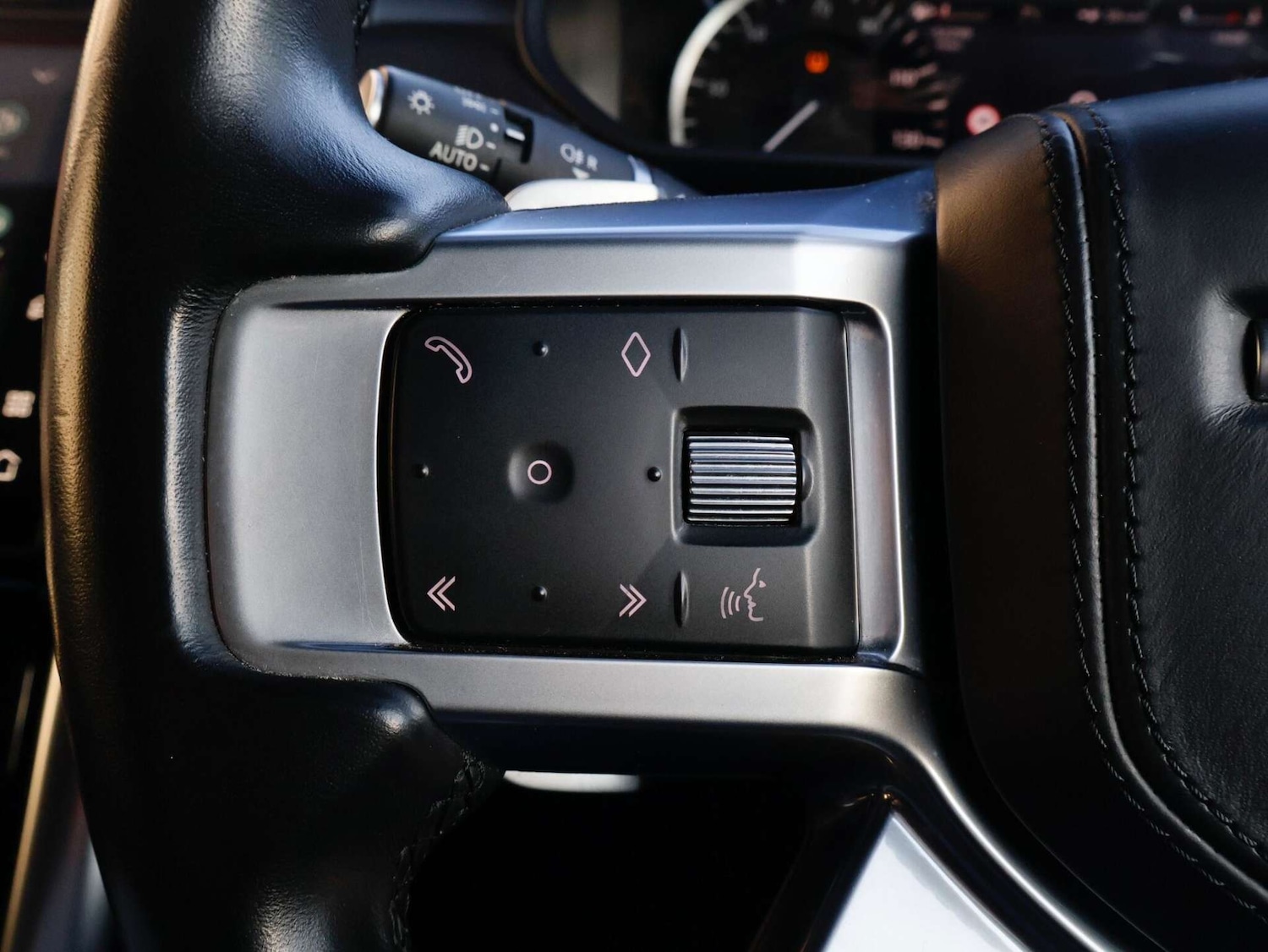 Used Land Rover Discovery 2022 for sale - 76797230: Photo 13