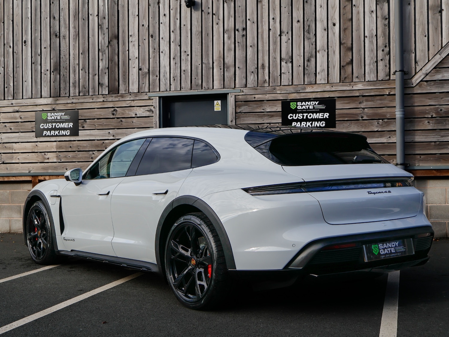 Used Porsche Taycan 2023 for sale - 76384260: Photo 3