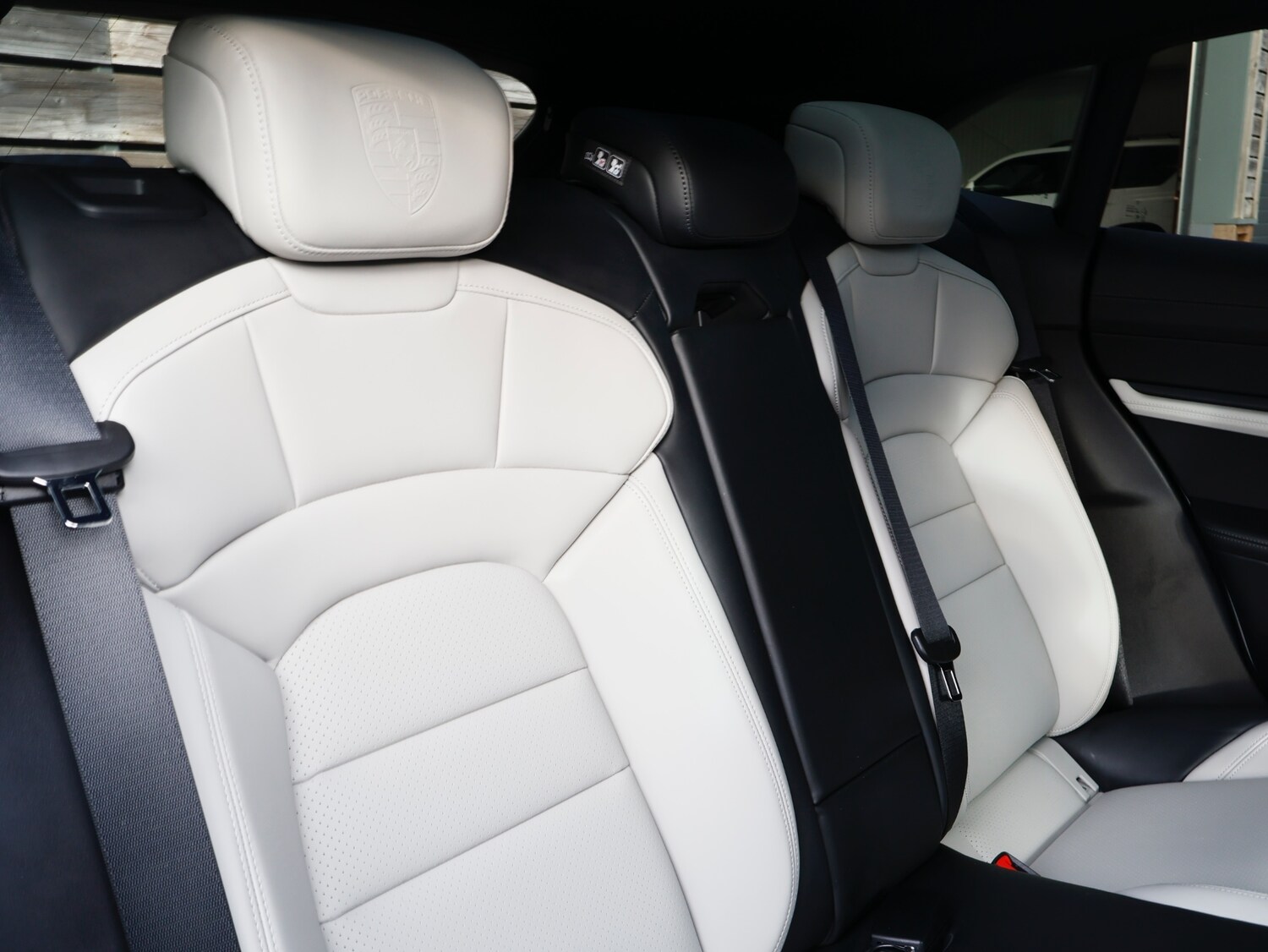 Used Porsche Taycan 2023 for sale - 76384260: Photo 31