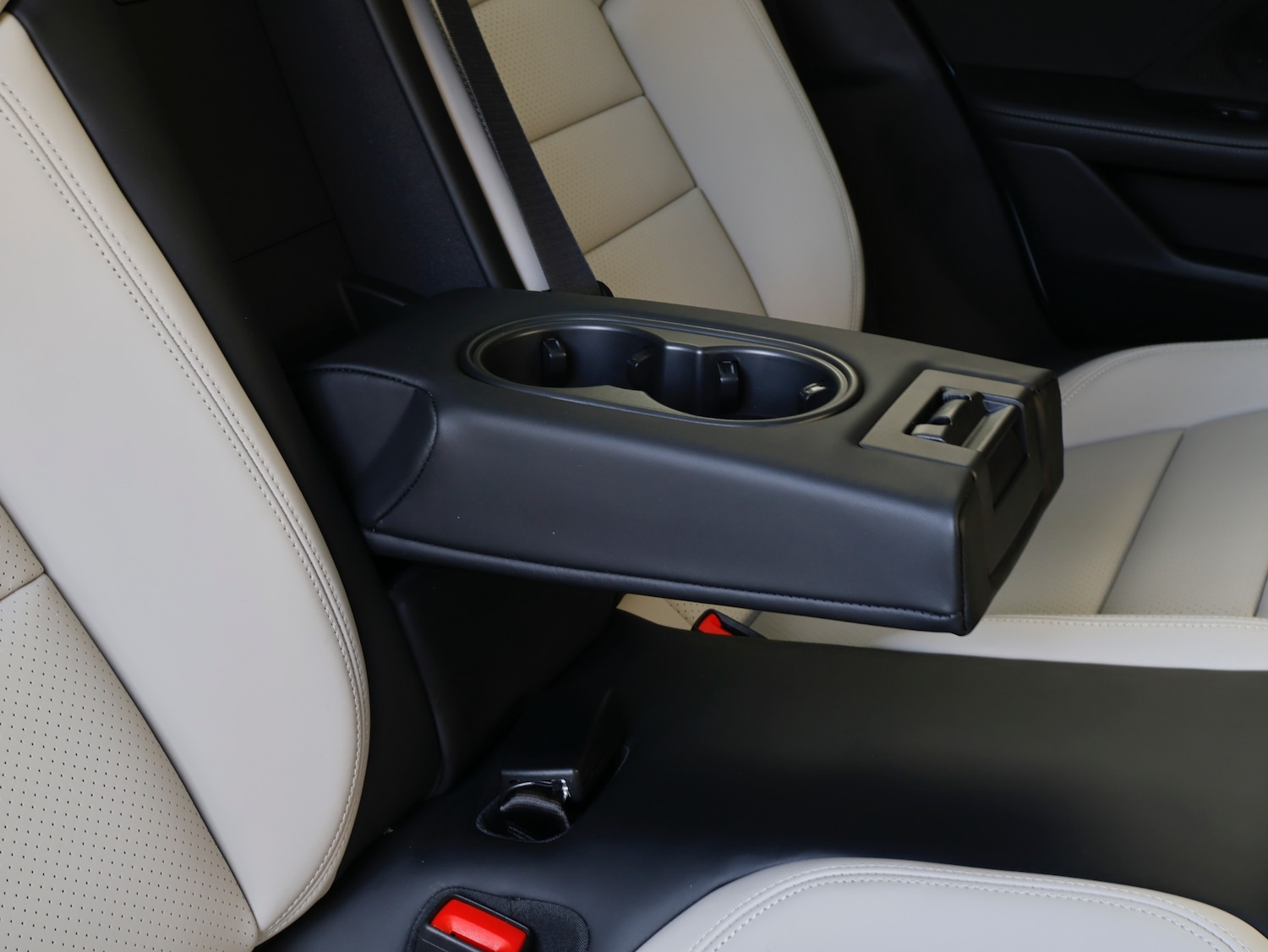 Used Porsche Taycan 2023 for sale - 76384260: Photo 34