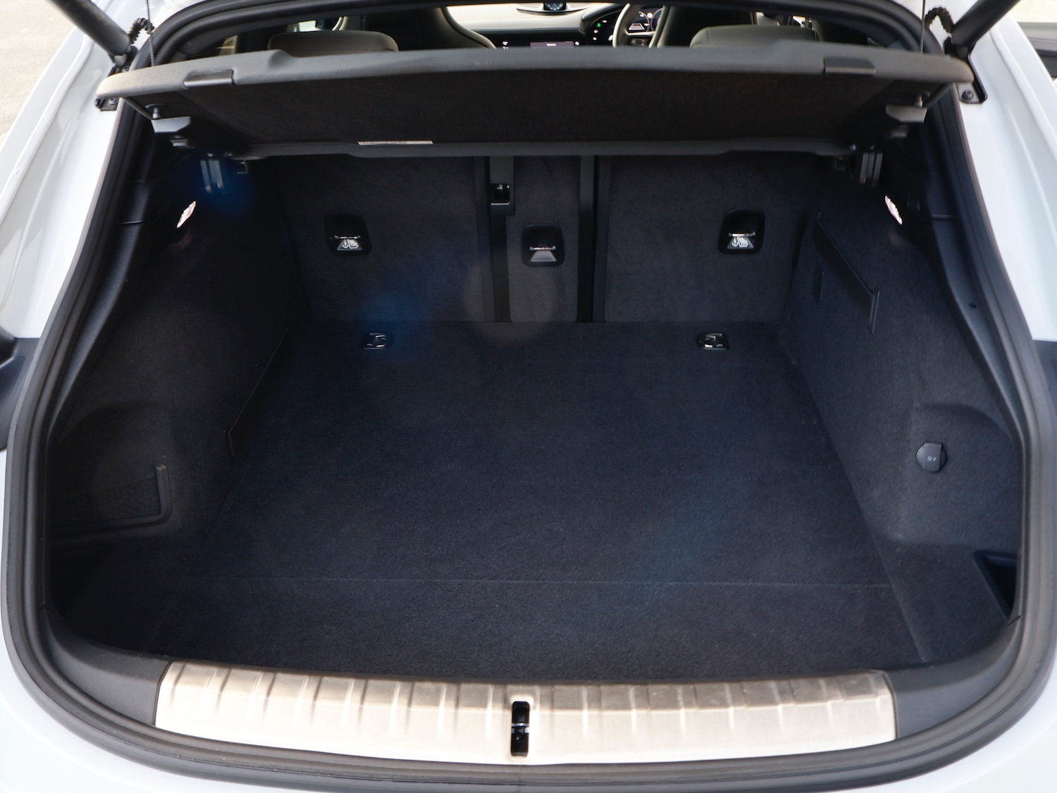 Used Porsche Taycan 2023 for sale - 76384260: Photo 35