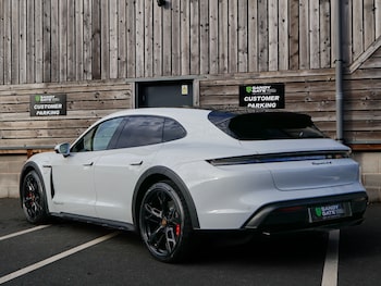 Used Porsche Taycan 2023 for sale - 76384260: Photo