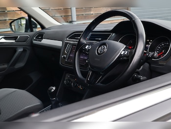 Used Volkswagen Tiguan 2016 for sale - 75850975: Photo