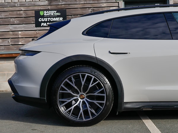 Used Porsche Taycan 2021 for sale - 75904202: Photo 11