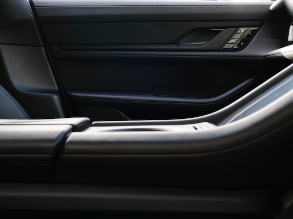 Used Porsche Taycan 2021 for sale - 75904202: Photo 26