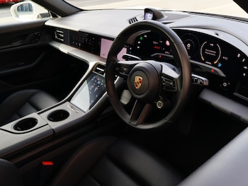Used Porsche Taycan 2021 for sale - 75904202: Photo