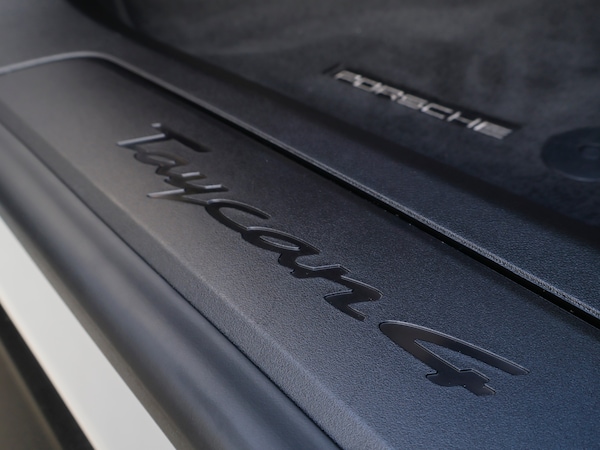 Used Porsche Taycan 2021 for sale - 75904202: Photo 31