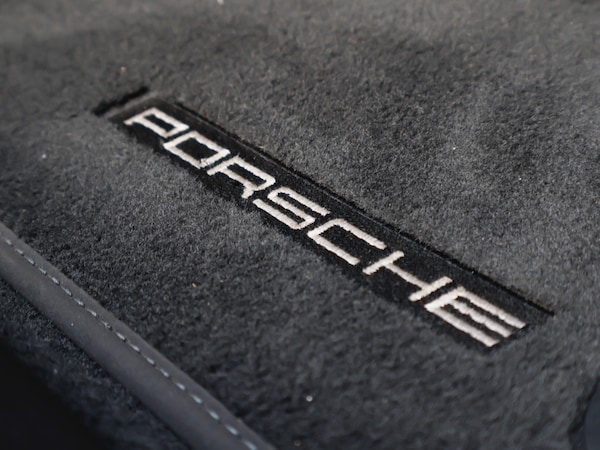 Used Porsche Taycan 2021 for sale - 75904202: Photo 32