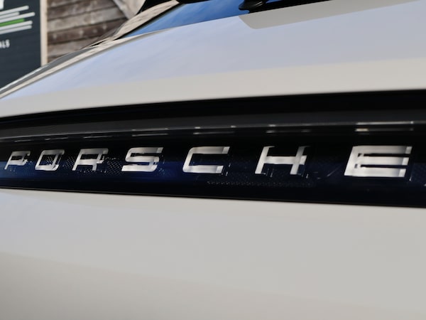 Used Porsche Taycan 2021 for sale - 75904202: Photo 48