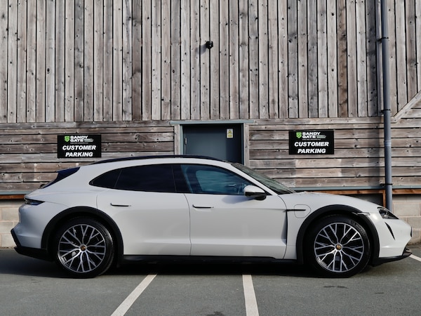 Used Porsche Taycan 2021 for sale - 75904202: Photo 8