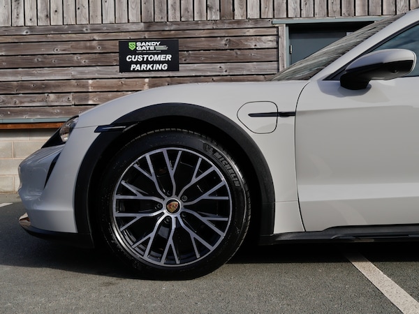 Used Porsche Taycan 2021 for sale - 75904202: Photo 9