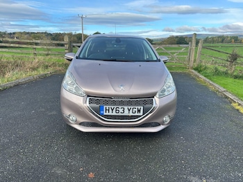 Used Peugeot 208 2013 for sale - 76976719: Photo