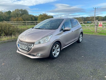 Used Peugeot 208 2013 for sale - 76976719: Photo