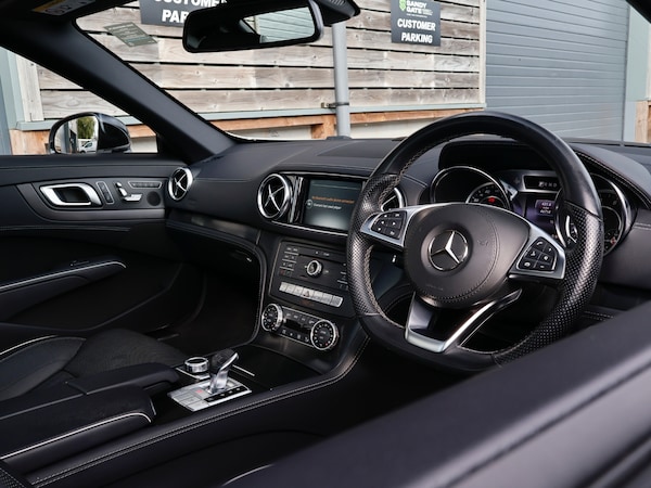 Used Mercedes-Benz SL 2017 for sale - 76156377: Photo 2