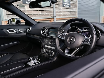 Used Mercedes-Benz SL 2017 for sale - 76156377: Photo 2
