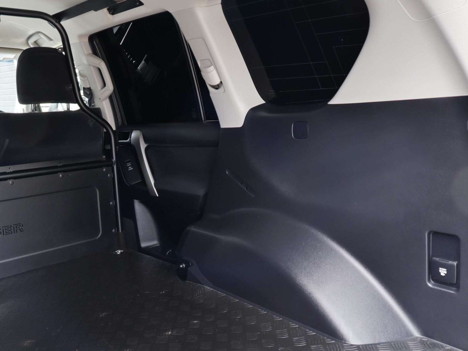 Used Toyota Land Cruiser 2021 for sale - 76797226: Photo 33