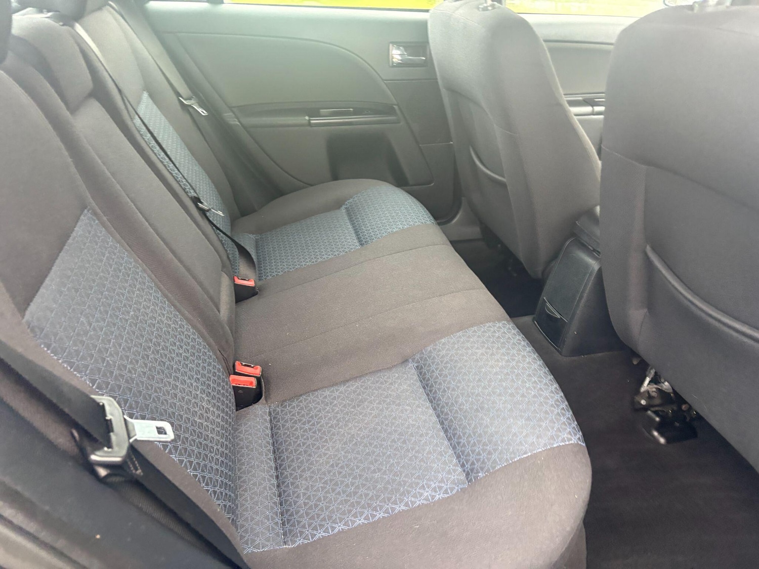 Used Ford Mondeo 2006 for sale - 76975745: Photo 29