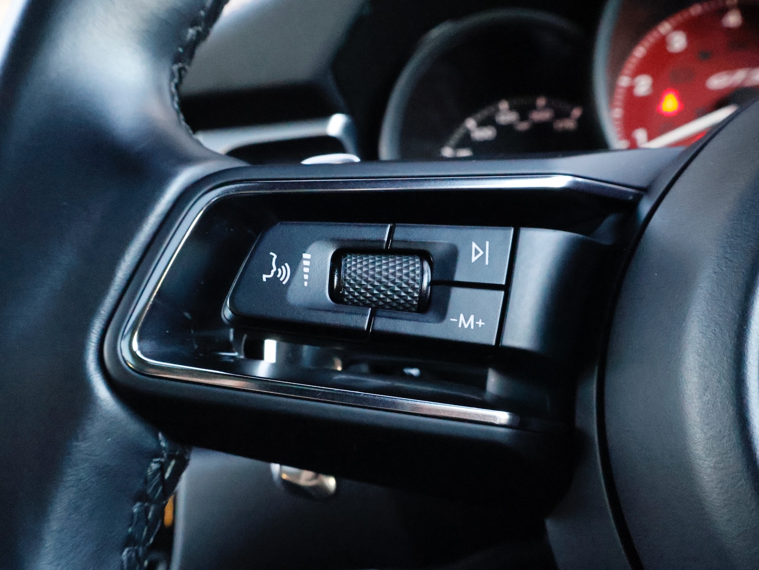 Used Porsche Macan 2023 for sale - 76566354: Photo 19