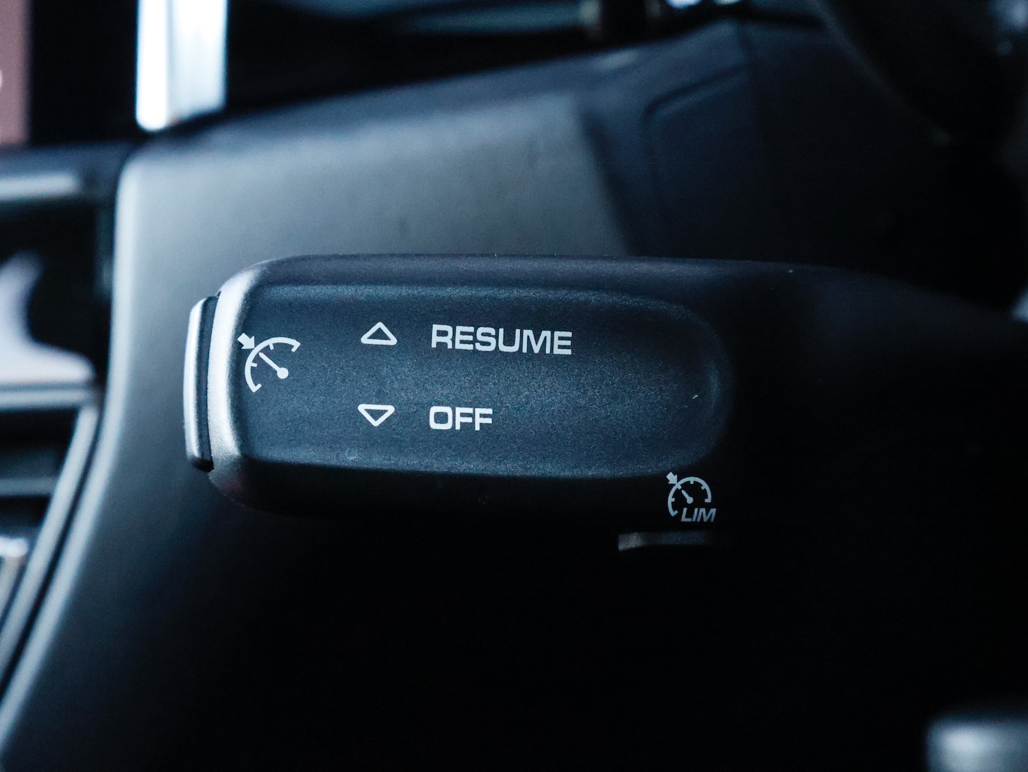 Used Porsche Macan 2023 for sale - 76566354: Photo 21