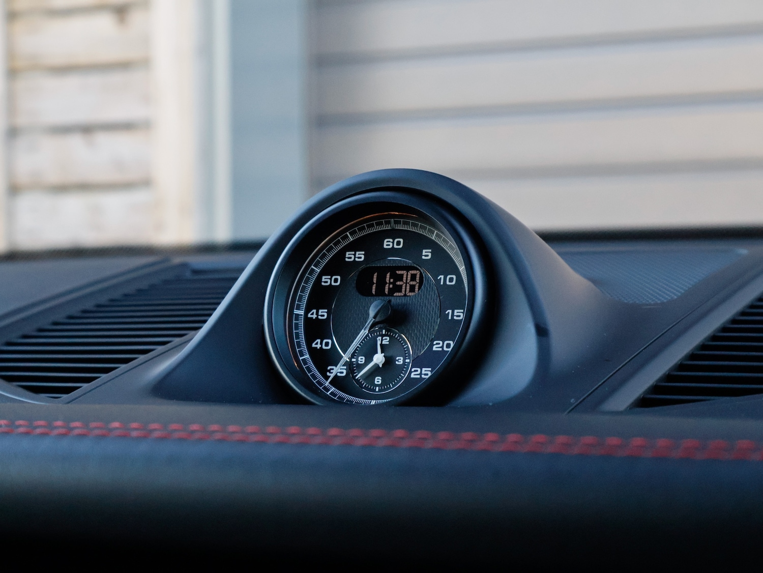 Used Porsche Macan 2023 for sale - 76566354: Photo 24