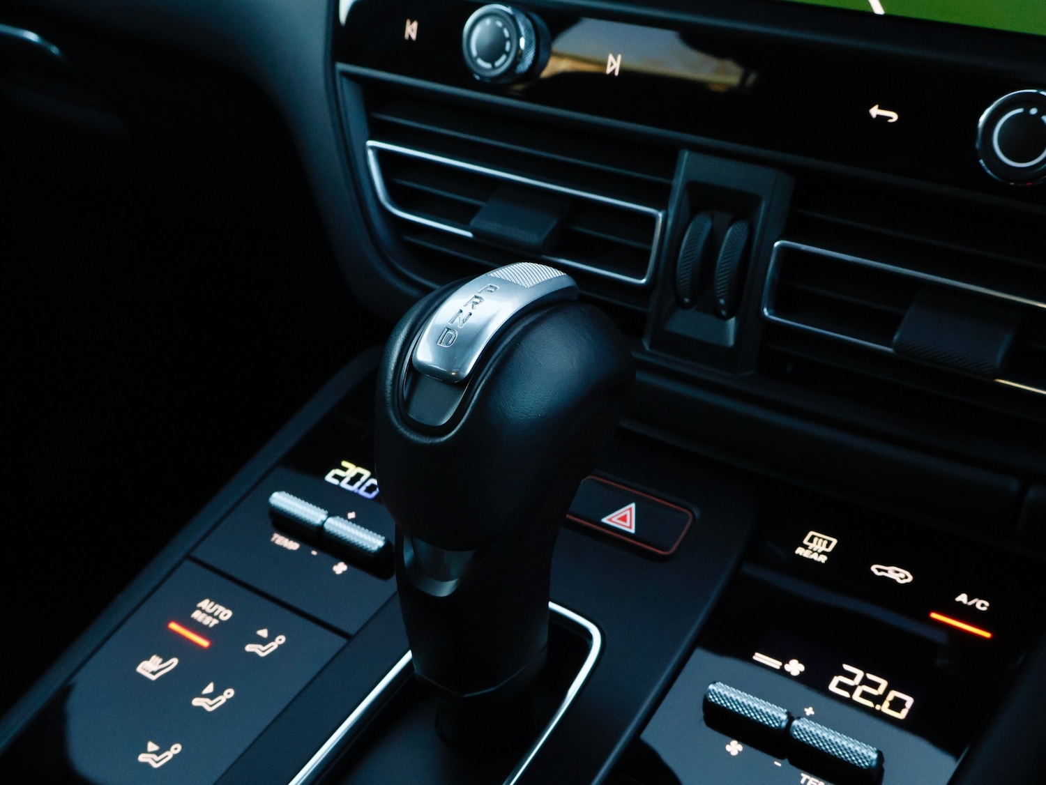 Used Porsche Macan 2023 for sale - 76566354: Photo 28