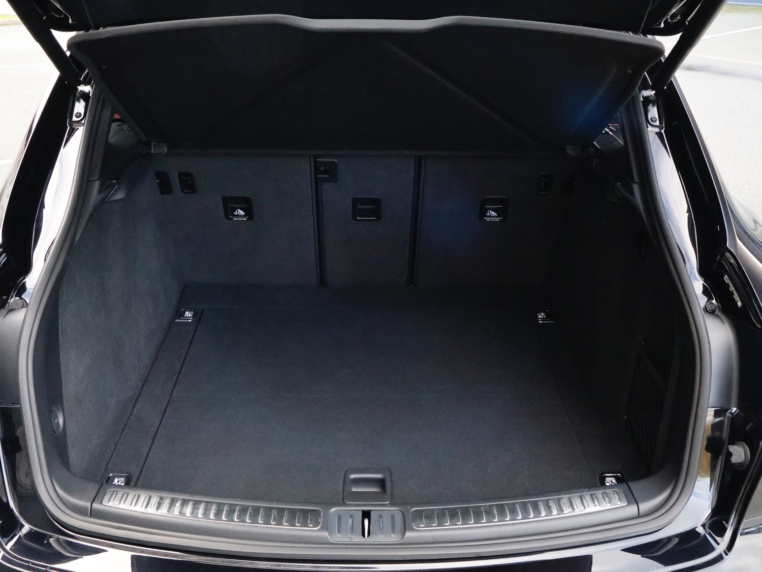 Used Porsche Macan 2023 for sale - 76566354: Photo 50