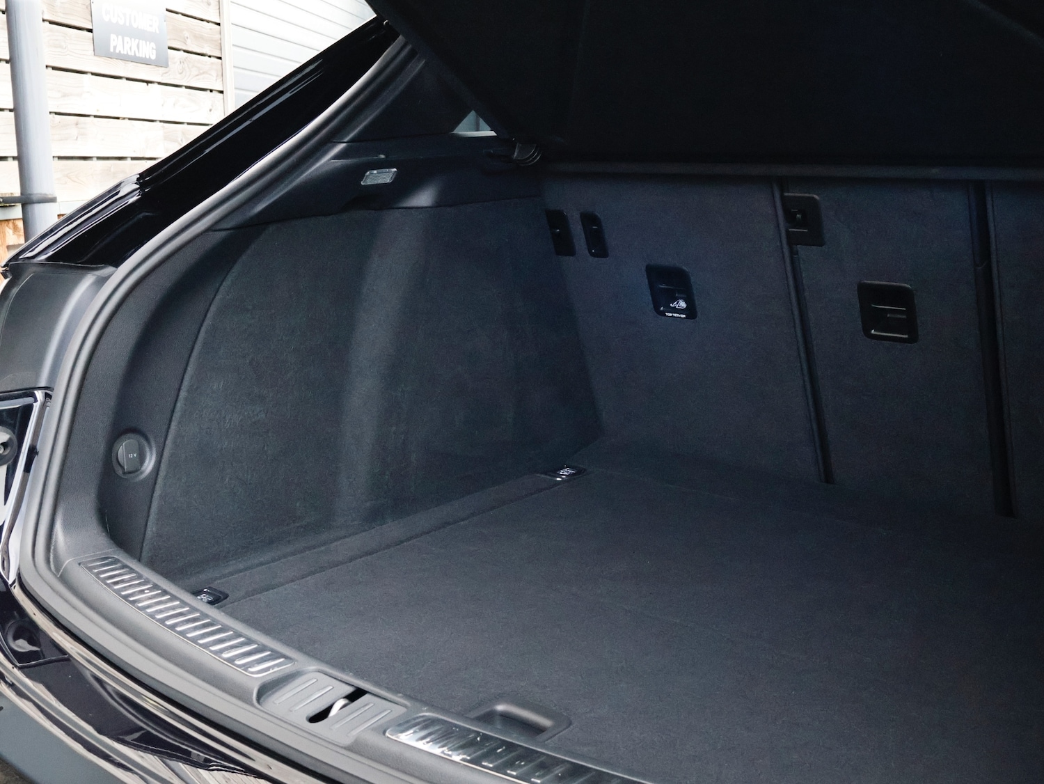 Used Porsche Macan 2023 for sale - 76566354: Photo 51