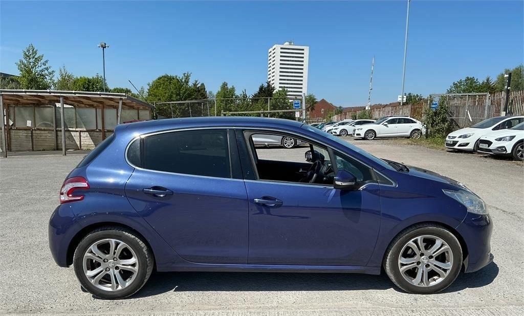 Used Peugeot 208 2013 for sale - 77067290: Photo 4