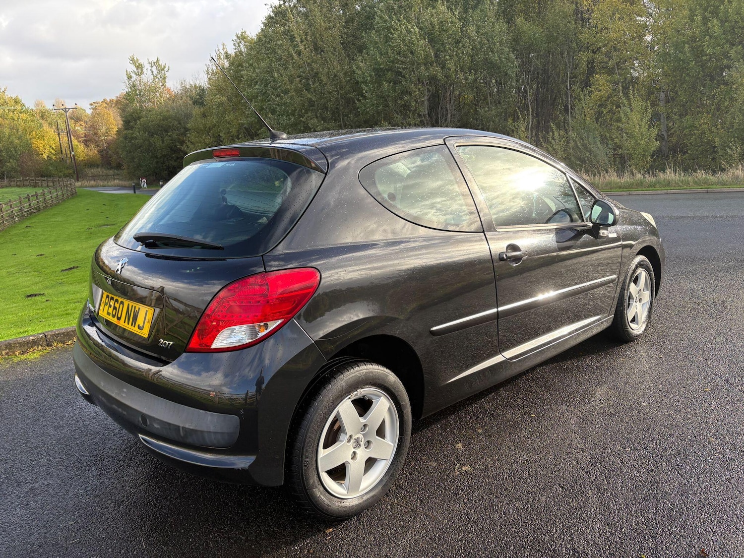 Used Peugeot 207 2010 for sale - 76976241: Photo 11